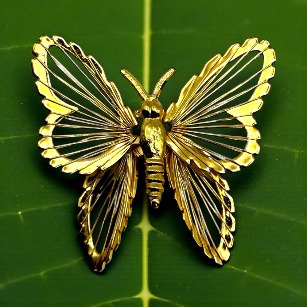 Vintage MONET Butterfly Gold Tone Wire Brooch Signed 1972 Pin Insect Bug Jewelry